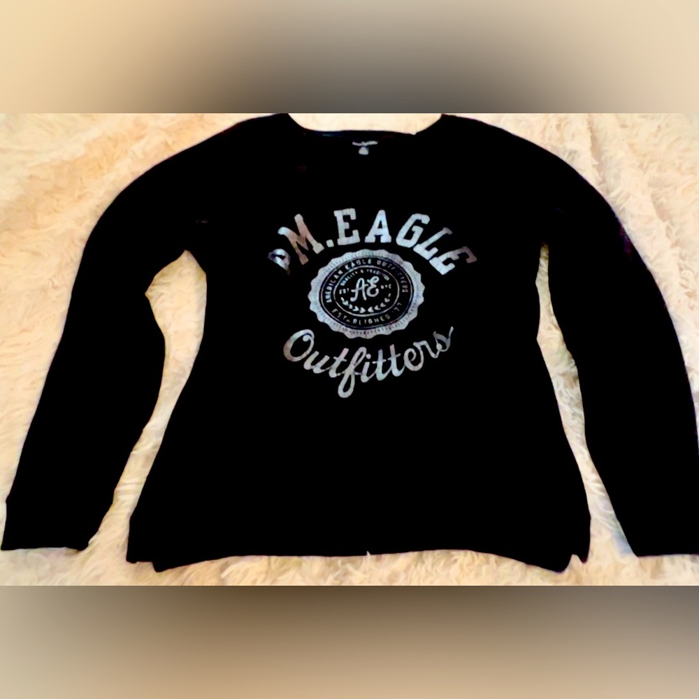 American Eagle 🦅 Outfitters Women’s Black Logo Sweatshirt - Picture 2 of 4